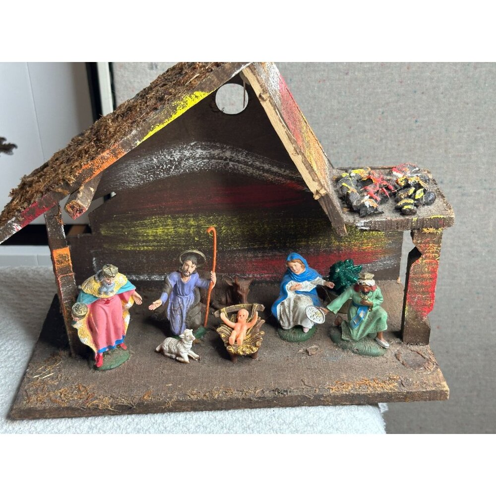 Vintage Handcrafted Nativity Scene With Figurines & Rustic Wooden Stable 12 x 10
